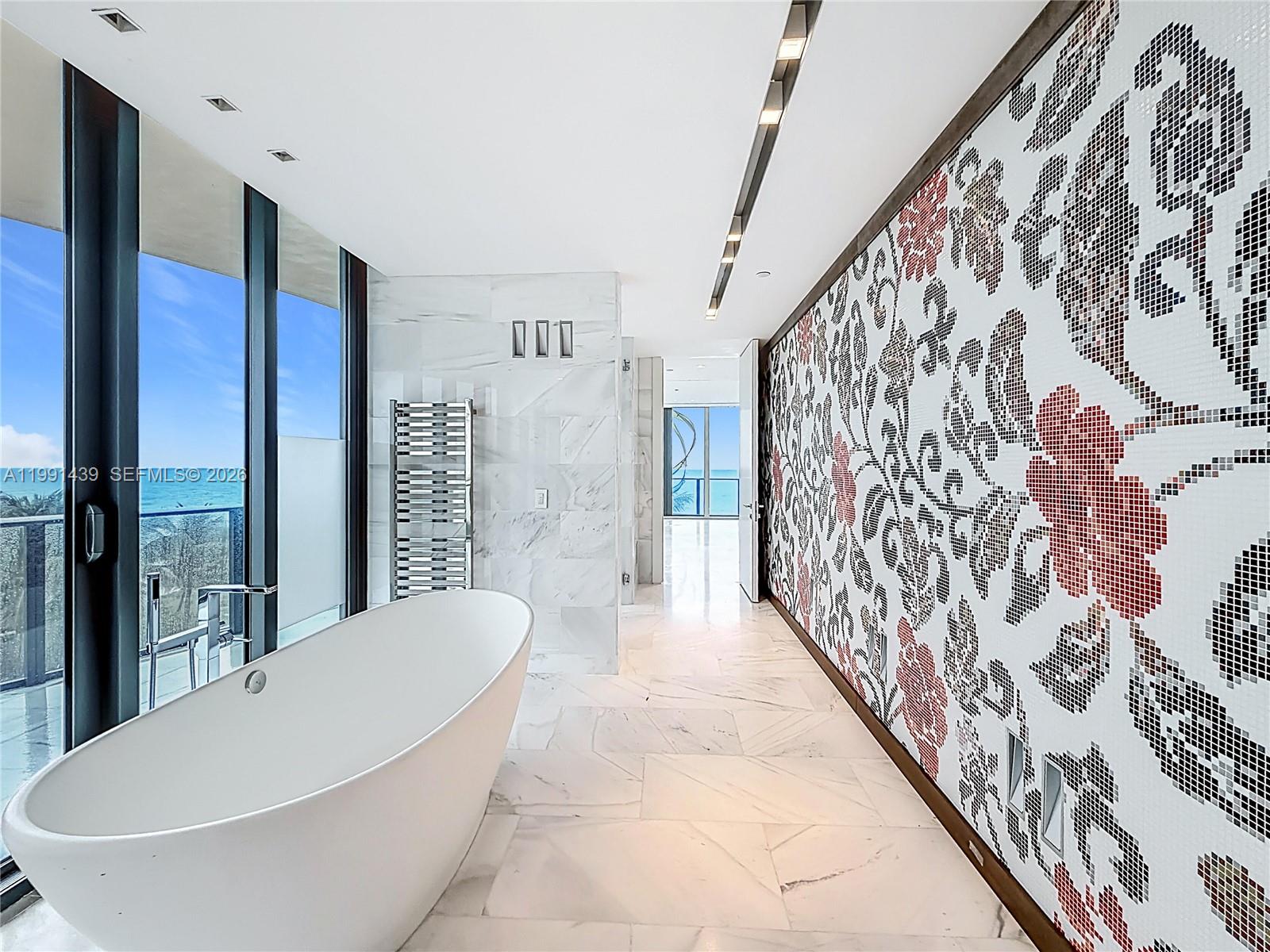 5 4 / 6 4992 sq. ft. $ 2026-03-30 0 foto