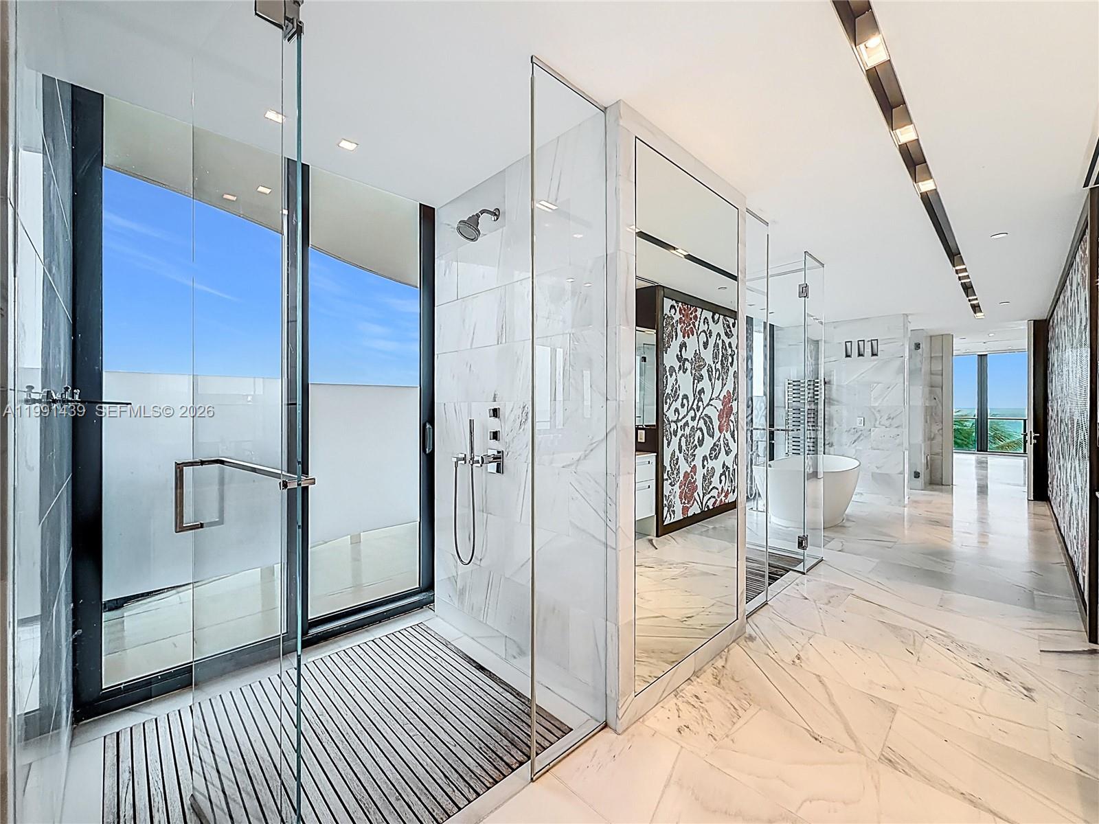 5 4 / 6 4992 sq. ft. $ 2026-03-30 0 foto