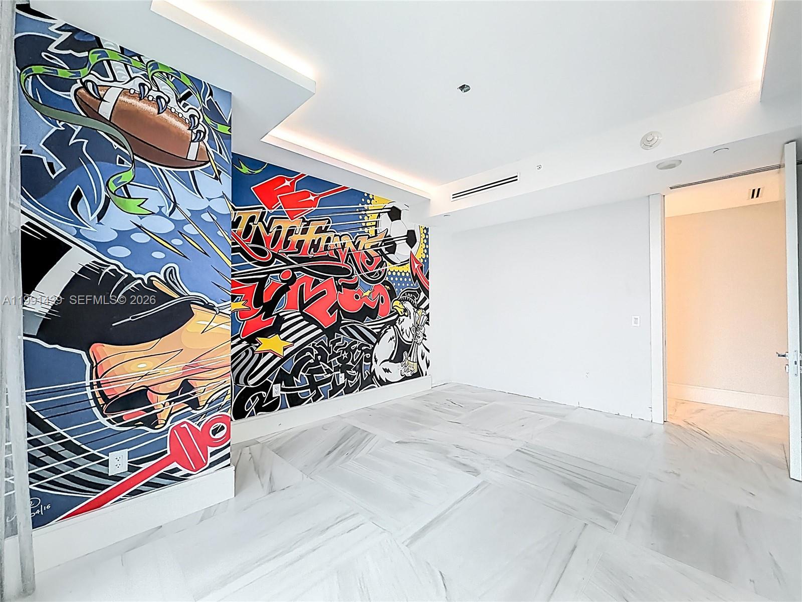 5 4 / 6 4992 sq. ft. $ 2026-03-30 0 foto