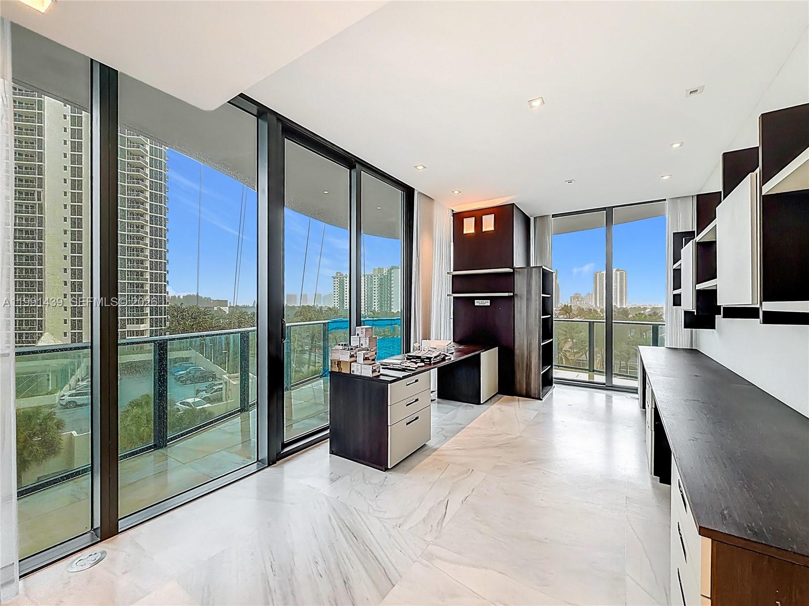 5 4 / 6 4992 sq. ft. $ 2026-03-30 0 foto