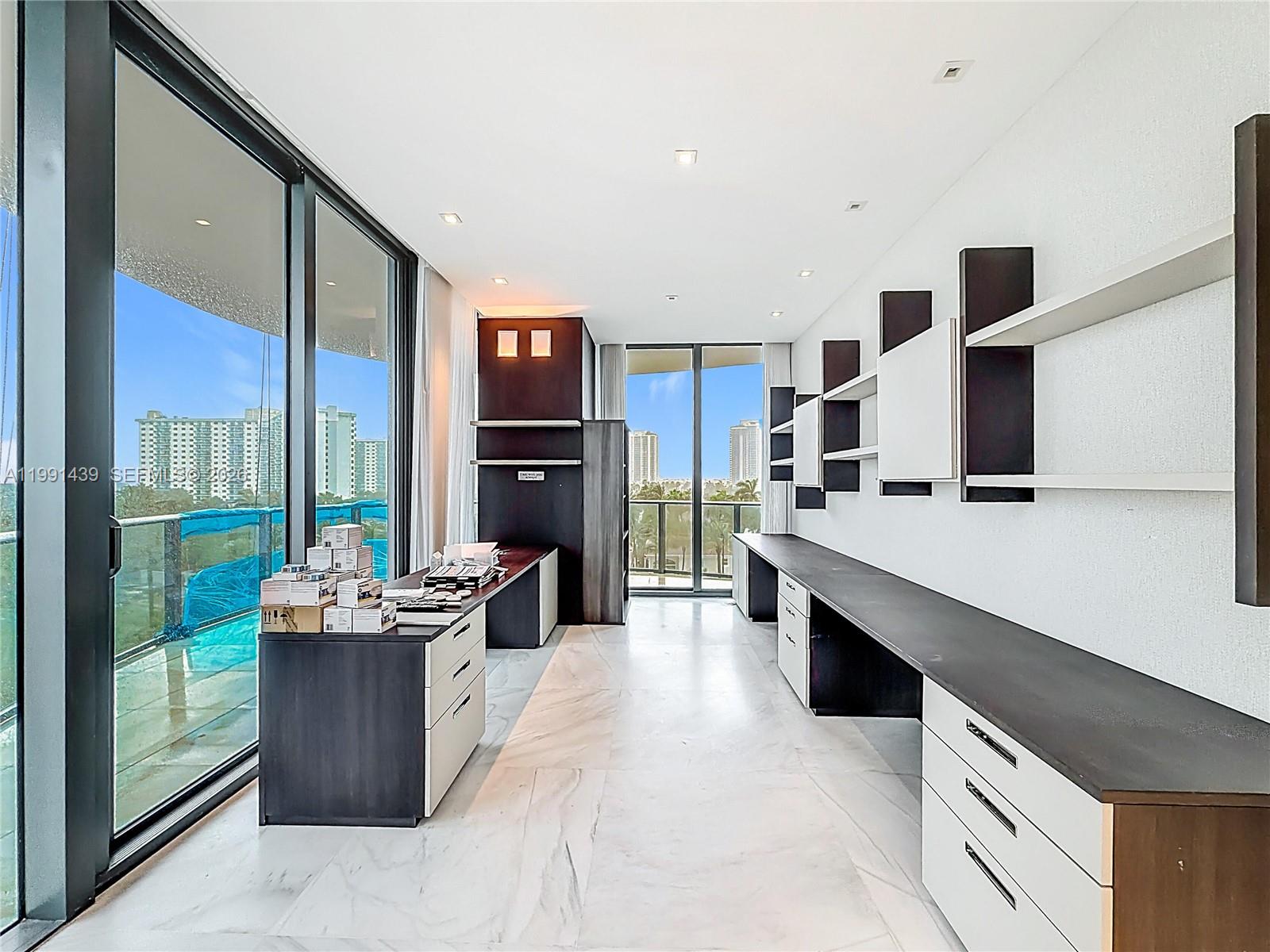 5 4 / 6 4992 sq. ft. $ 2026-03-30 0 foto