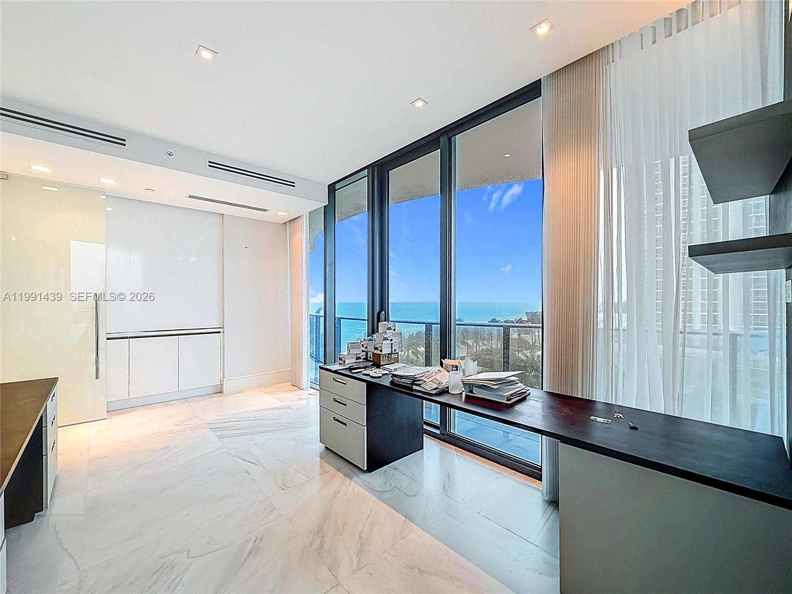 5 4 / 6 4992 sq. ft. $ 2026-03-30 0 foto