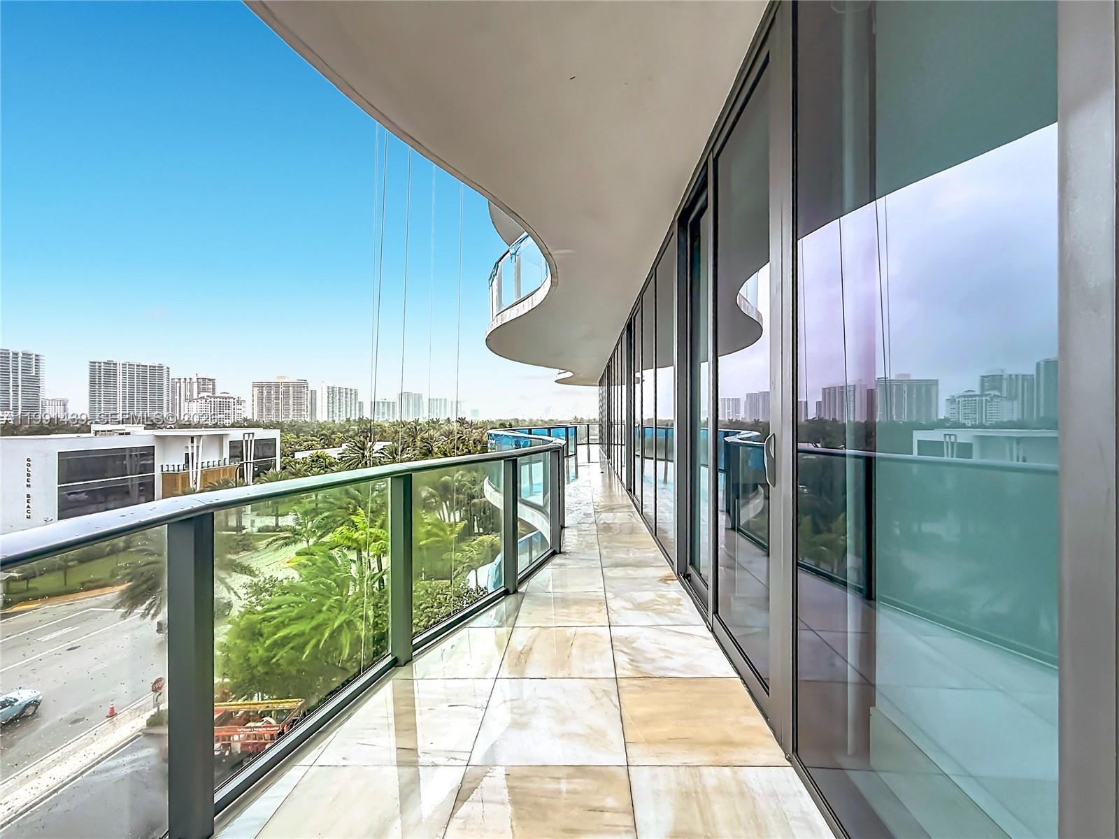 5 4 / 6 4992 sq. ft. $ 2026-03-30 0 foto