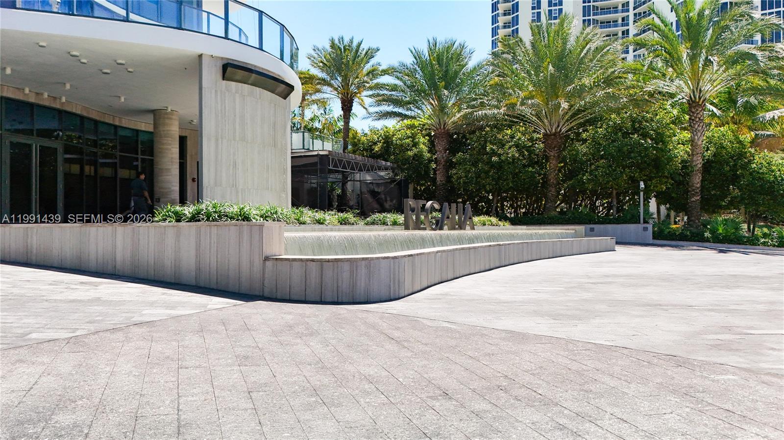 5 4 / 6 4992 sq. ft. $ 2026-03-30 0 foto