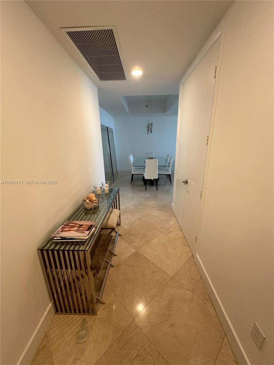 1005 2 / 2 1435 sq. ft. $ 2026-03-30 0 Photo