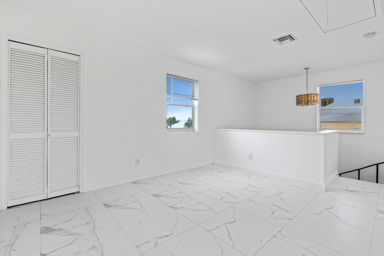 Ver detalles / 0 2481 sq. ft. $ 2026-06-19 0 foto