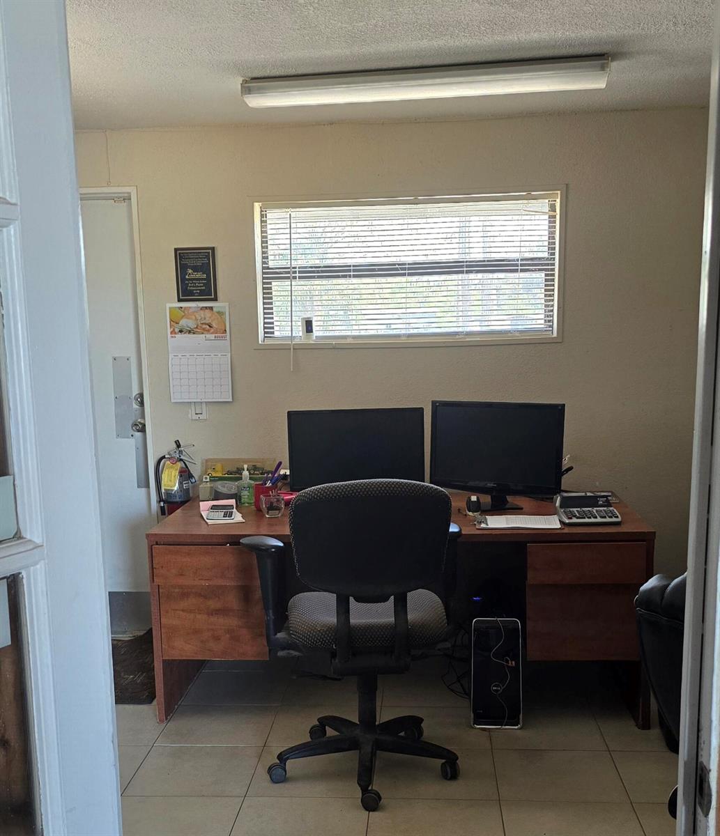   / 0  sq. ft. $ 2026-06-15 0 foto