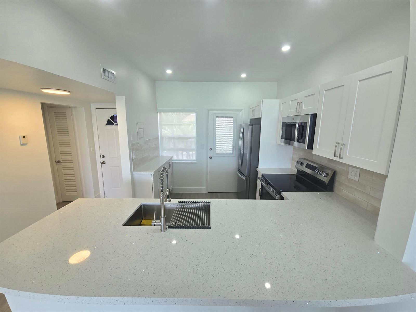 709 1 / 1 793 sq. ft. $ 2026-06-21 0 foto