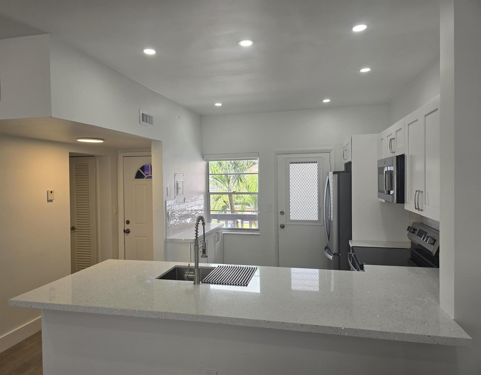 709 1 / 1 793 sq. ft. $ 2026-06-21 0 foto