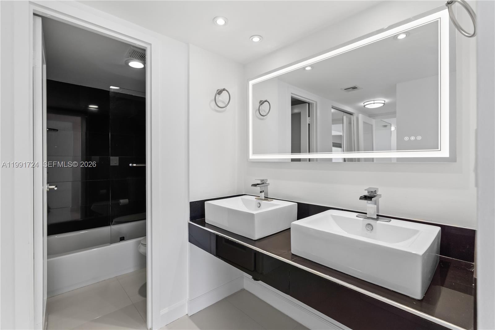 Photo of 3675 Country Club Dr  #1501, Aventura, Florida, 33180 - 