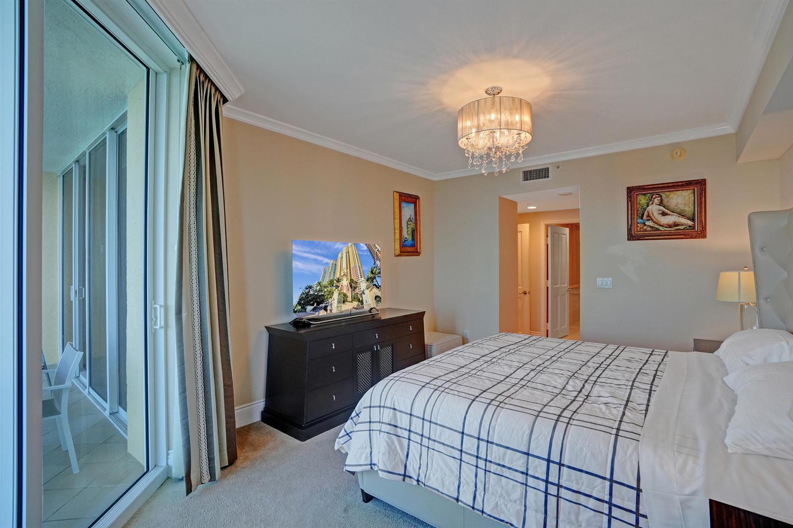 See details 3103 3 / 3 2031 sq. ft. $ 2026-05-12 0 Photo