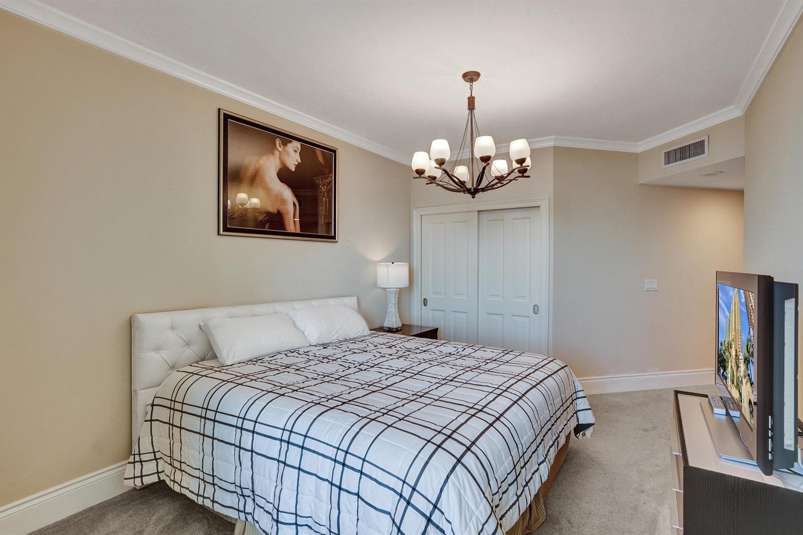 See details 3103 3 / 3 2031 sq. ft. $ 2026-05-12 0 Photo