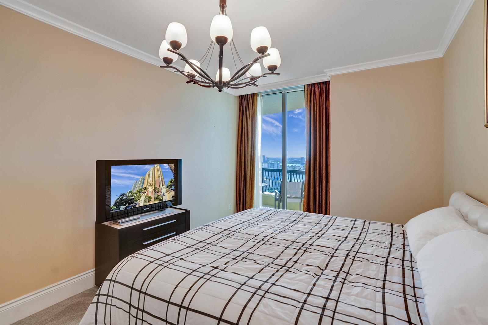 See details 3103 3 / 3 2031 sq. ft. $ 2026-05-12 0 Photo
