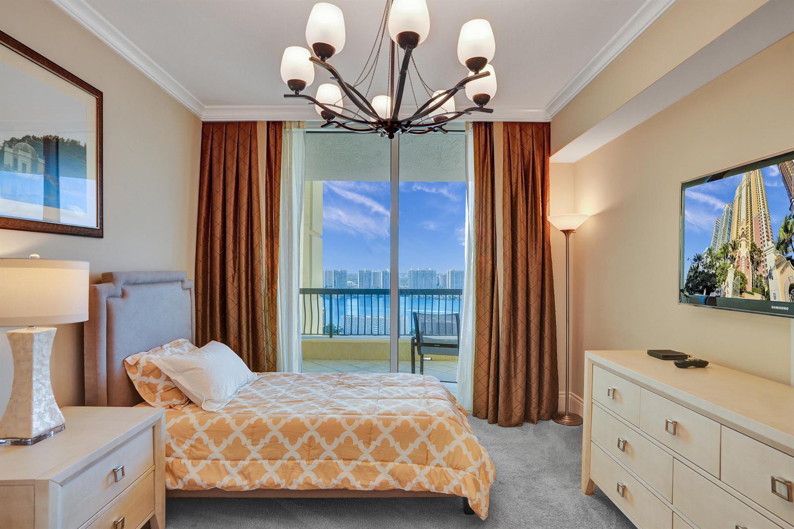 See details 3103 3 / 3 2031 sq. ft. $ 2026-05-12 0 Photo