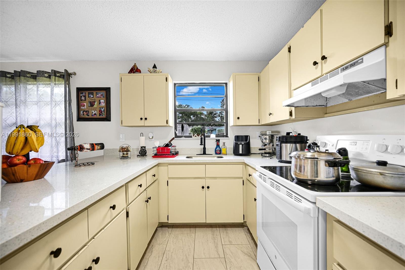   /  1944 sq. ft. $ 2026-03-30 0 Photo