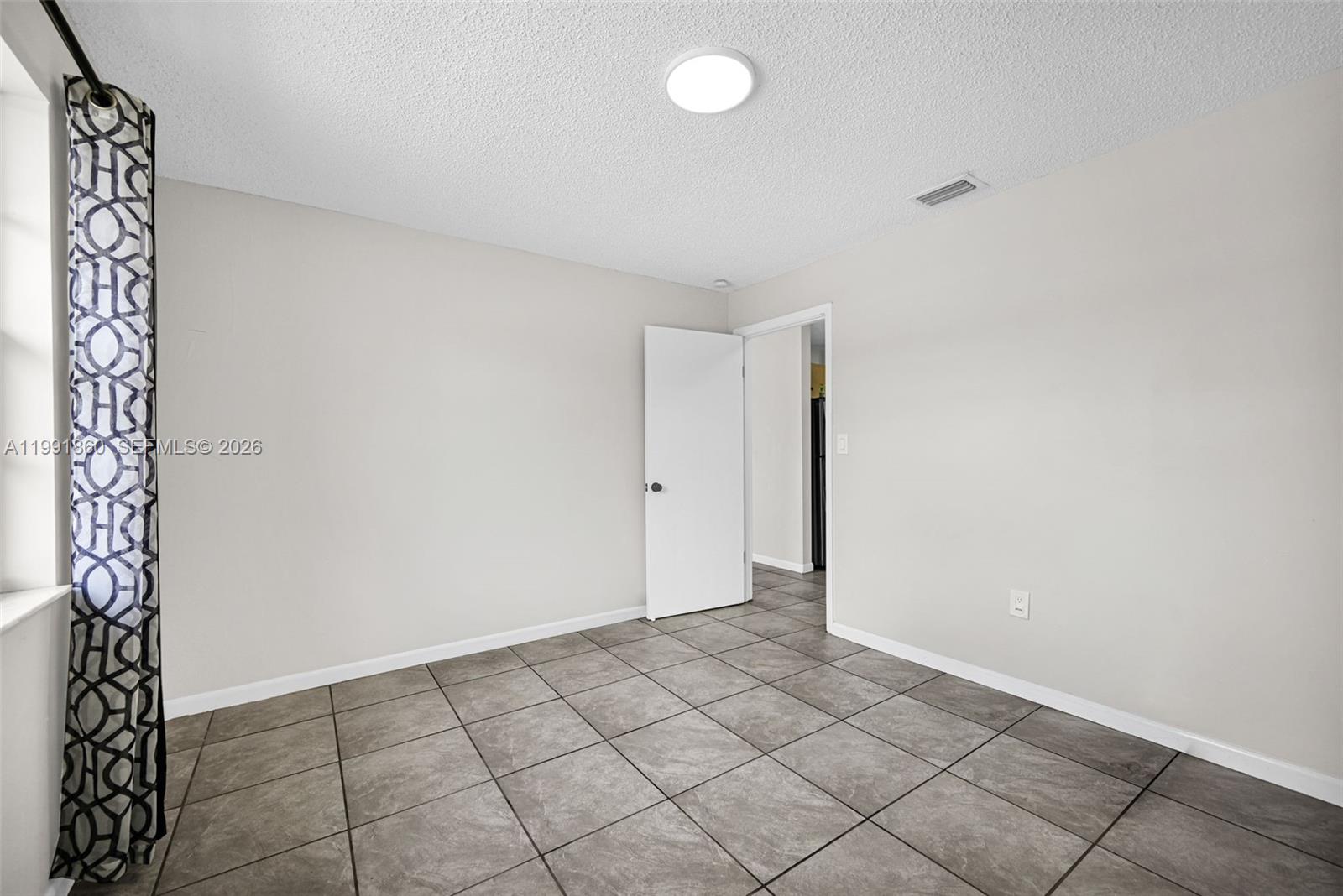   /  1944 sq. ft. $ 2026-03-30 0 Photo
