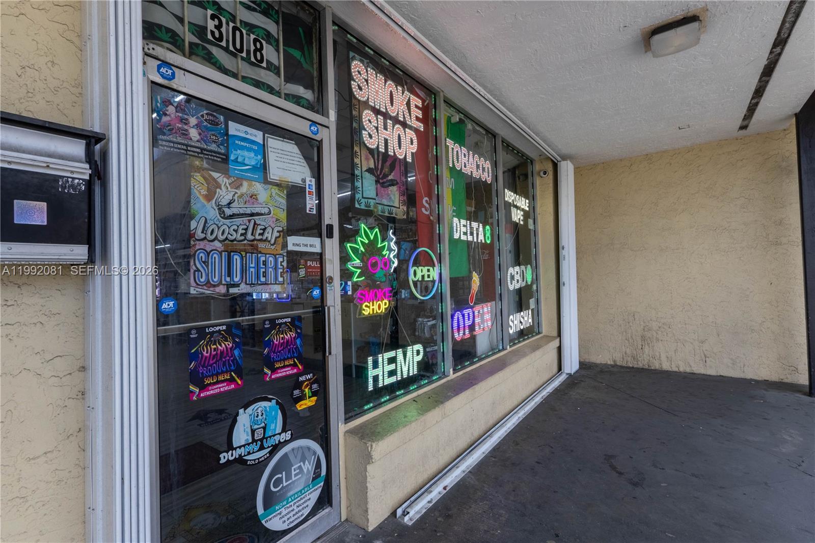   /   кв.футов $ 2026-03-31 0 Фото