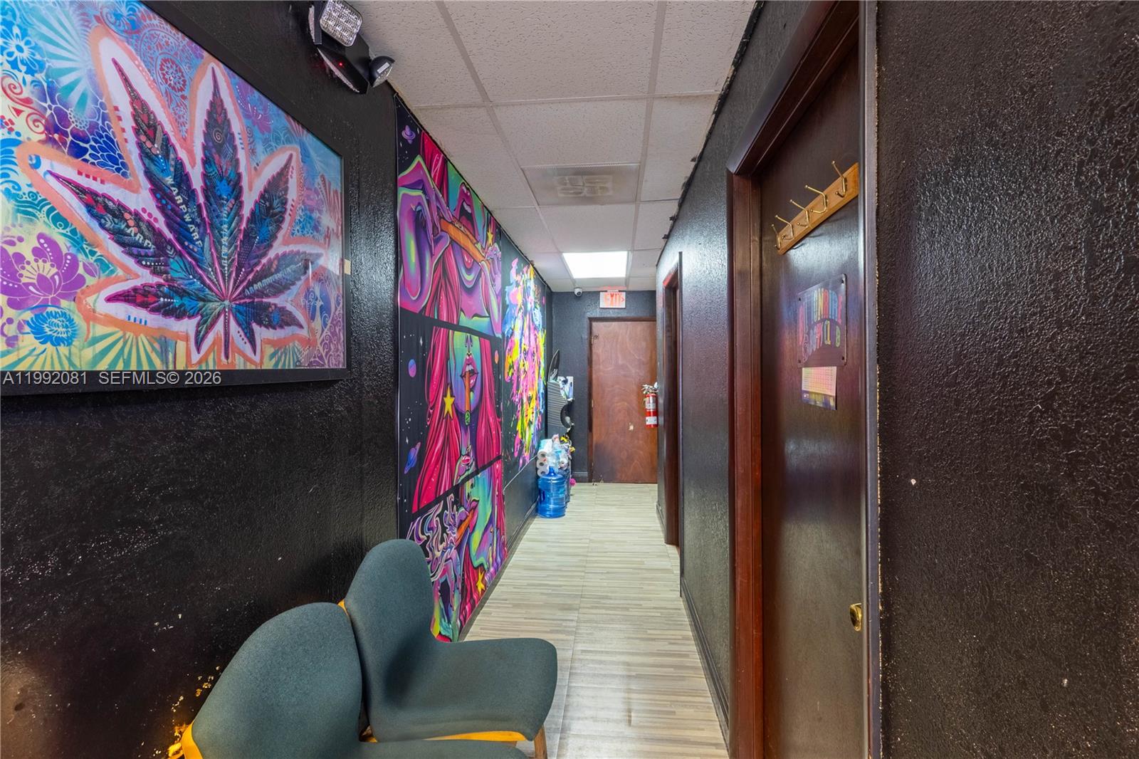   /   кв.футов $ 2026-03-31 0 Фото