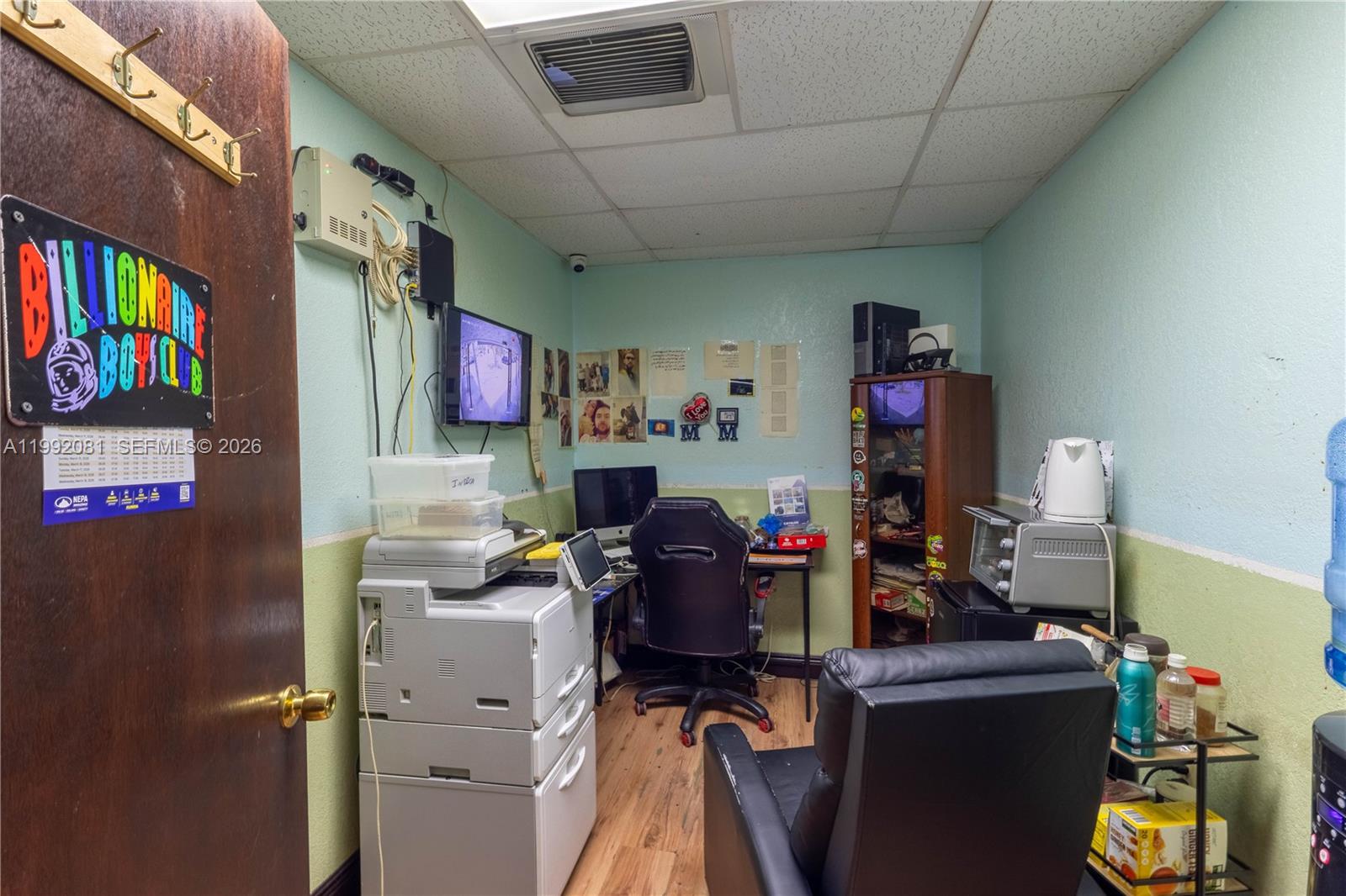   /   кв.футов $ 2026-03-31 0 Фото