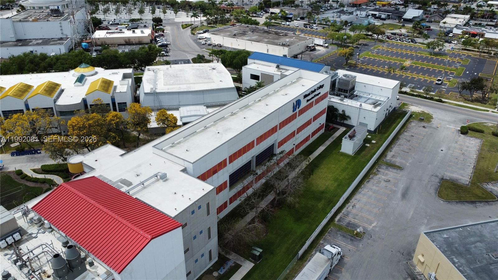   /   кв.футов $ 2026-03-31 0 Фото