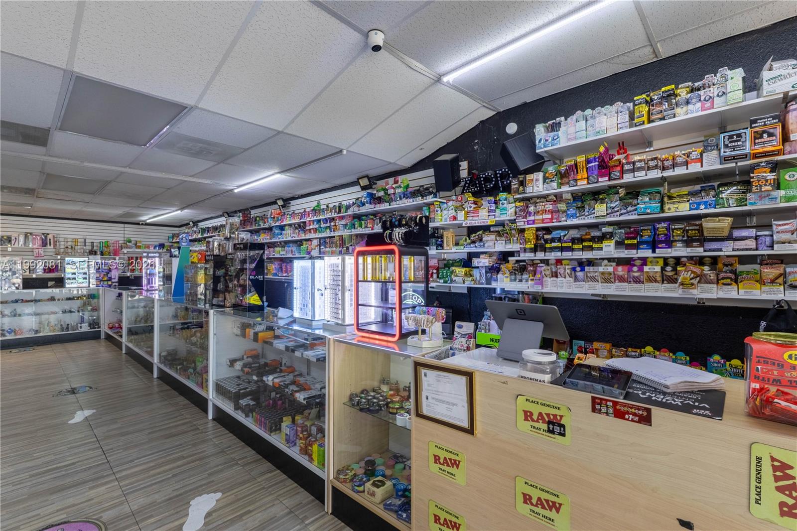   /   кв.футов $ 2026-03-31 0 Фото