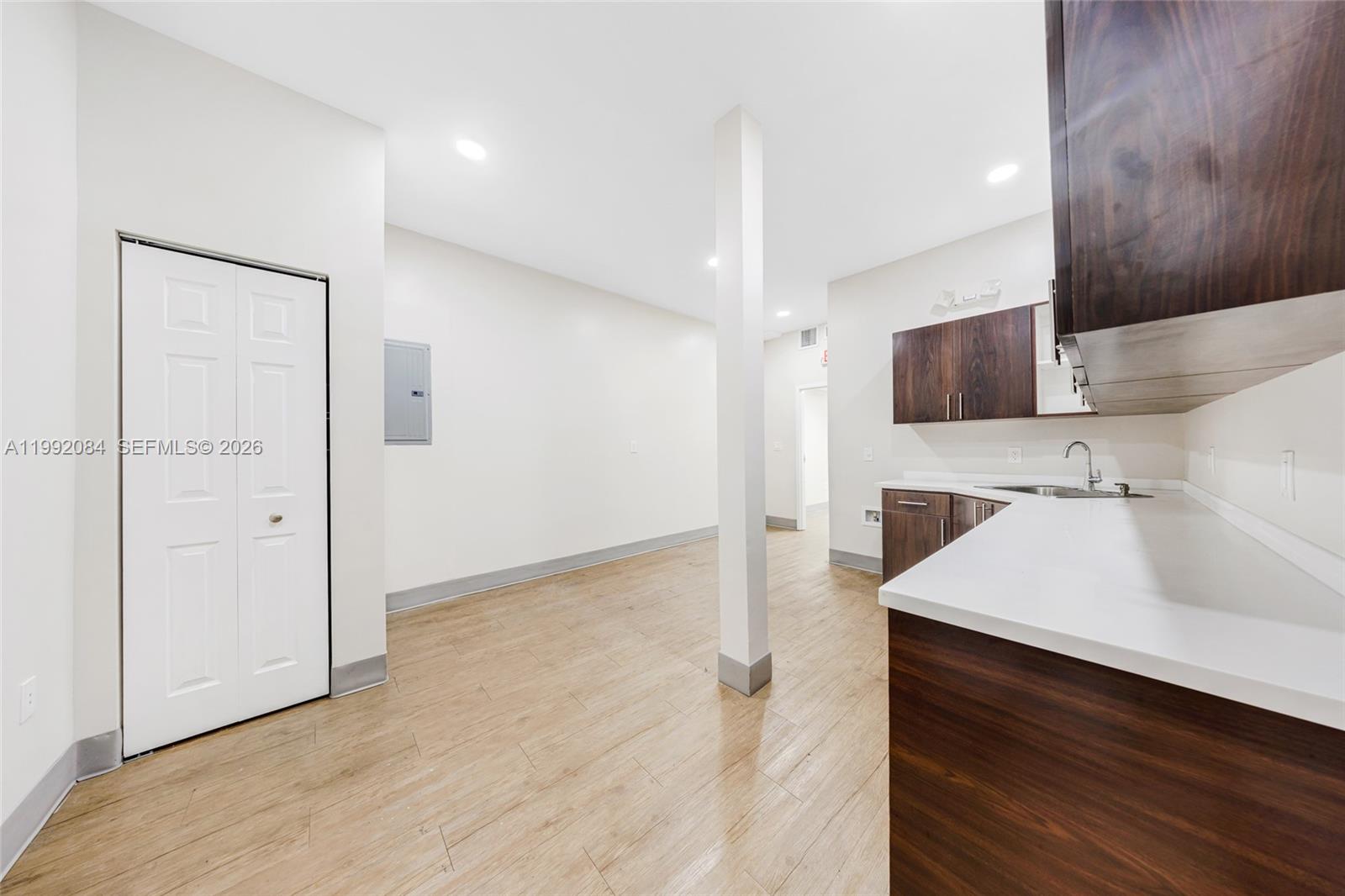 102  /   sq. ft. $ 2026-03-31 0 Photo