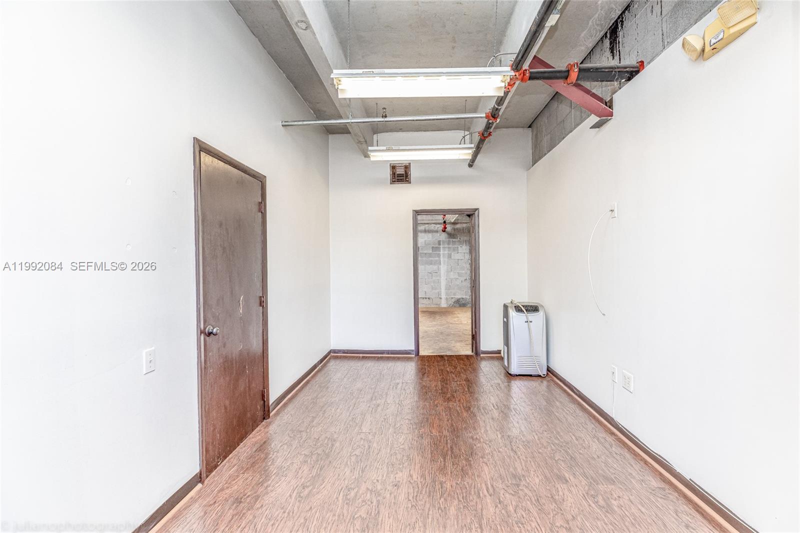 102  /   sq. ft. $ 2026-03-31 0 Photo