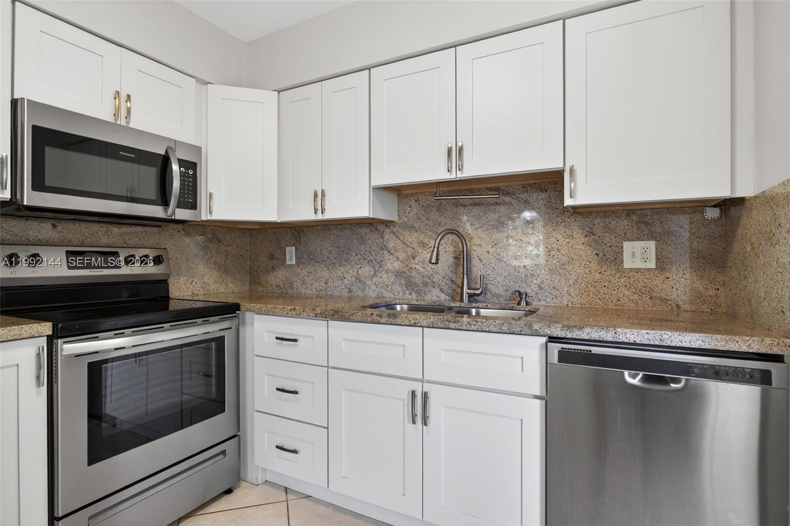   /  2729 кв.футов $ 2026-03-31 0 Фото