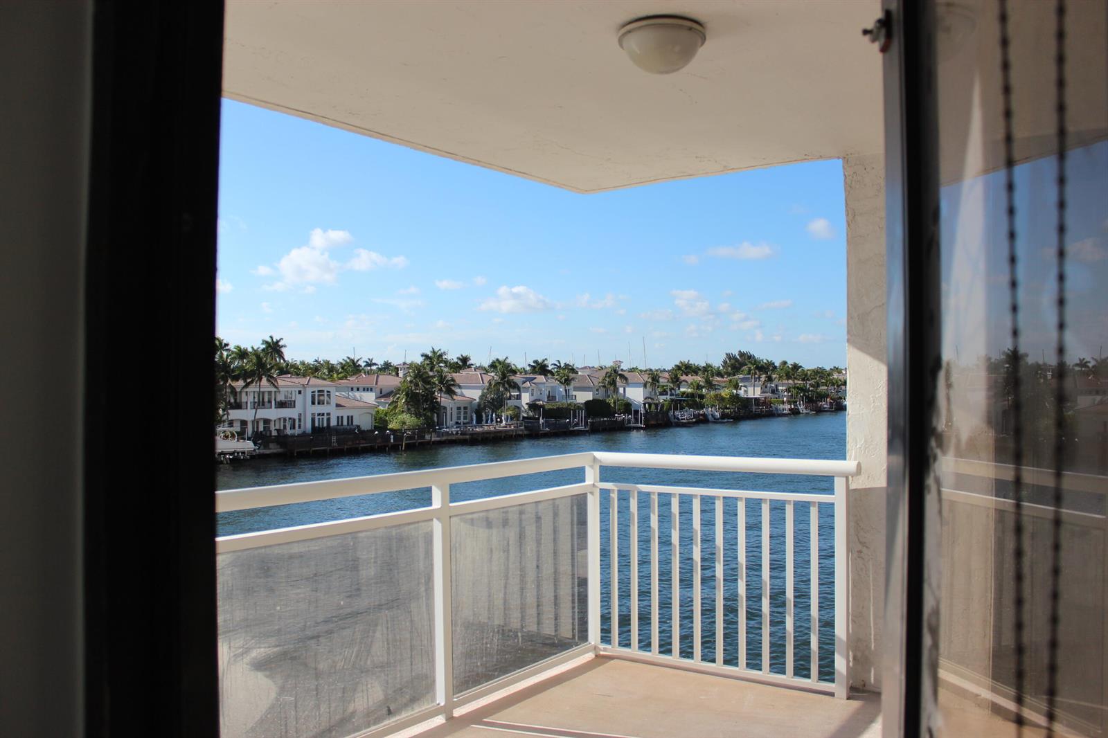 Photo of 1600 Ocean  #4a, Hollywood, Florida, 33019 - Balcony