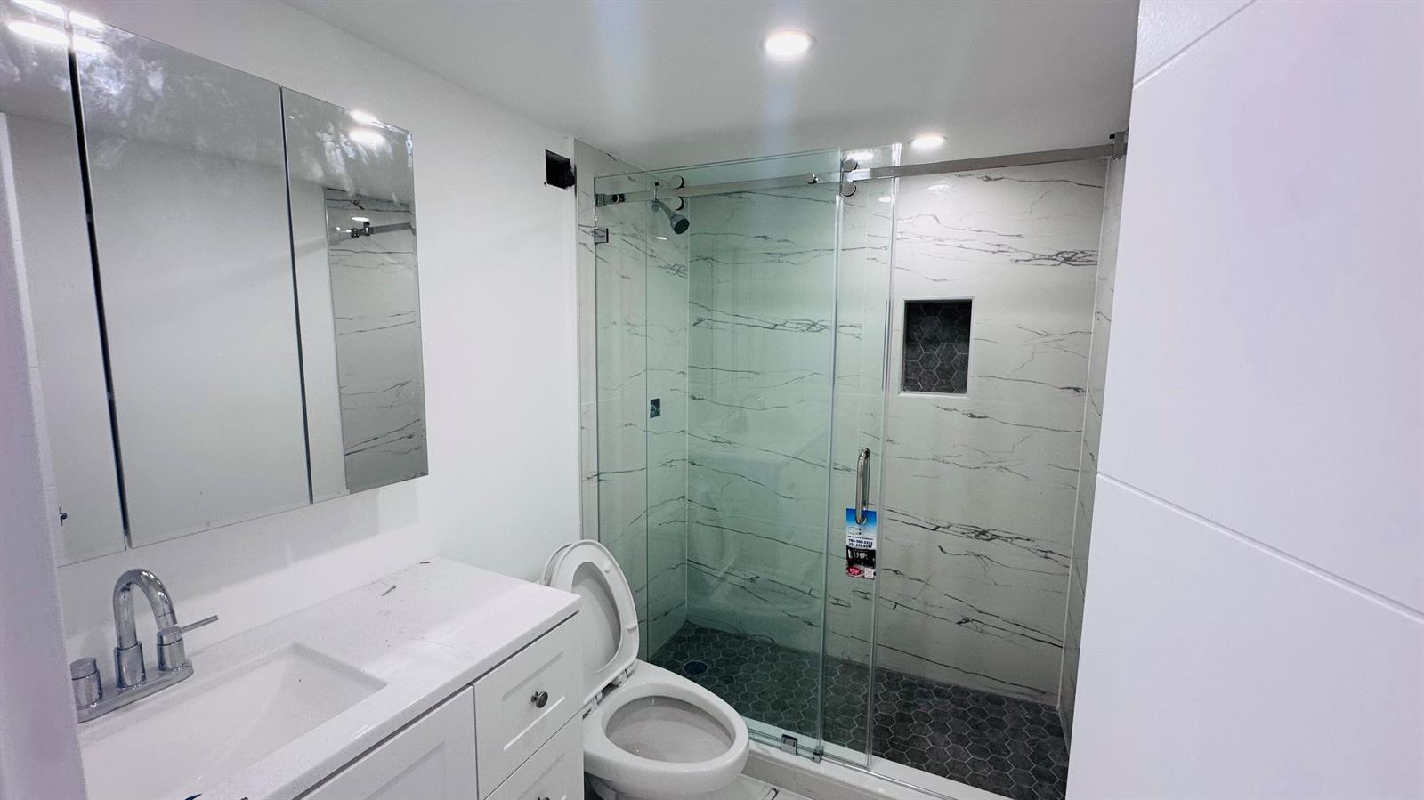 Photo of 1600 Ocean  #4a, Hollywood, Florida, 33019 - Bathoom 2