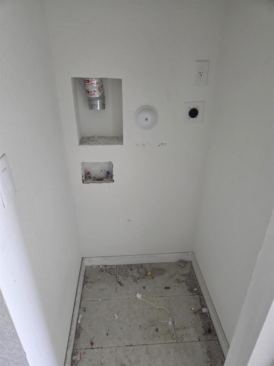 Ver detalles 23317 3 / 1545 sq. ft. $ 2026-04-19 0 foto