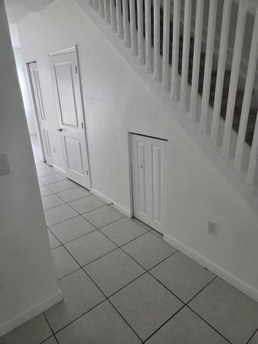 Ver detalles 23317 3 / 1545 sq. ft. $ 2026-04-19 0 foto