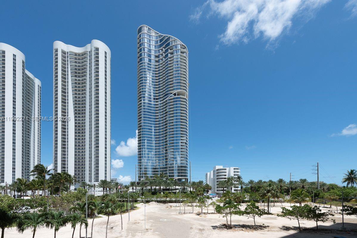 See details 210 1 / 2 991 sq. ft. $ 2026-04-23 0 Photo