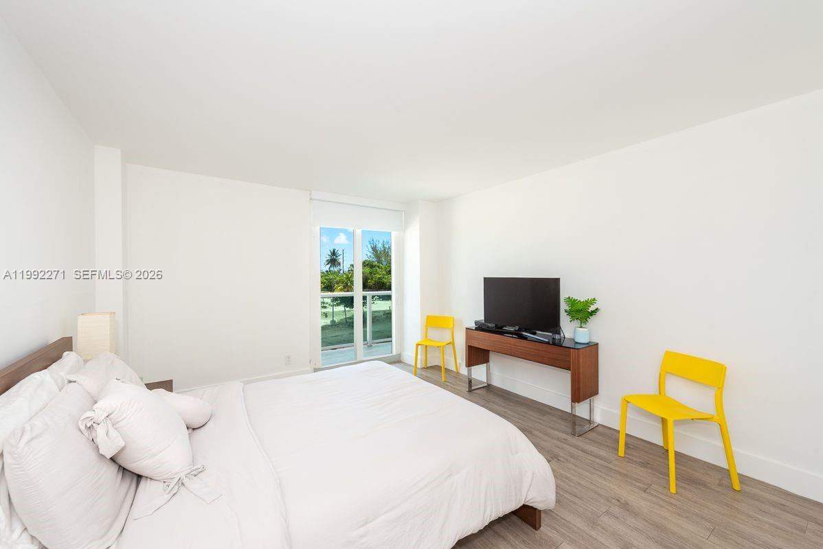 See details 210 1 / 2 991 sq. ft. $ 2026-04-23 0 Photo