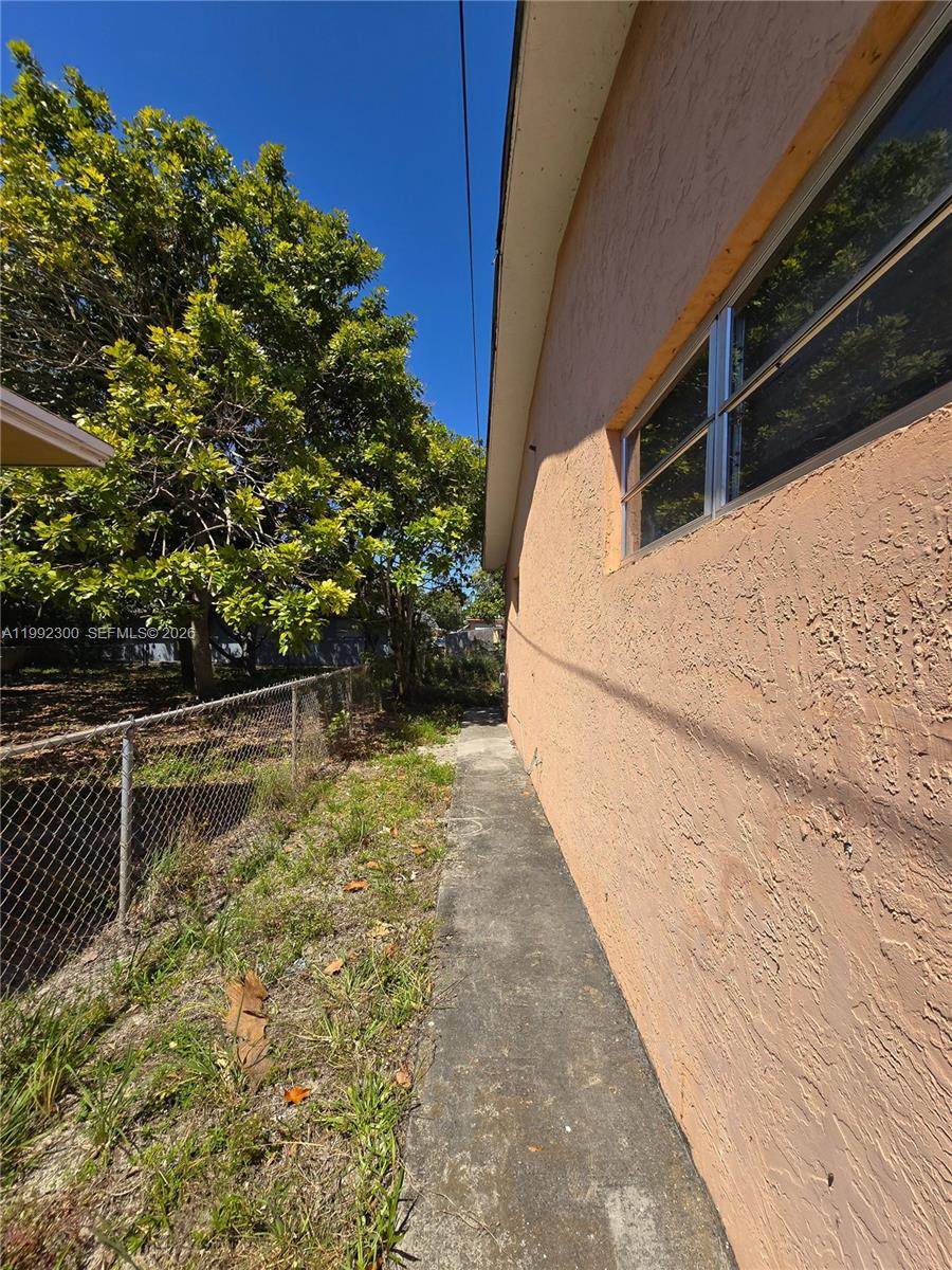   /  1819 кв.футов $ 2026-03-31 0 Фото