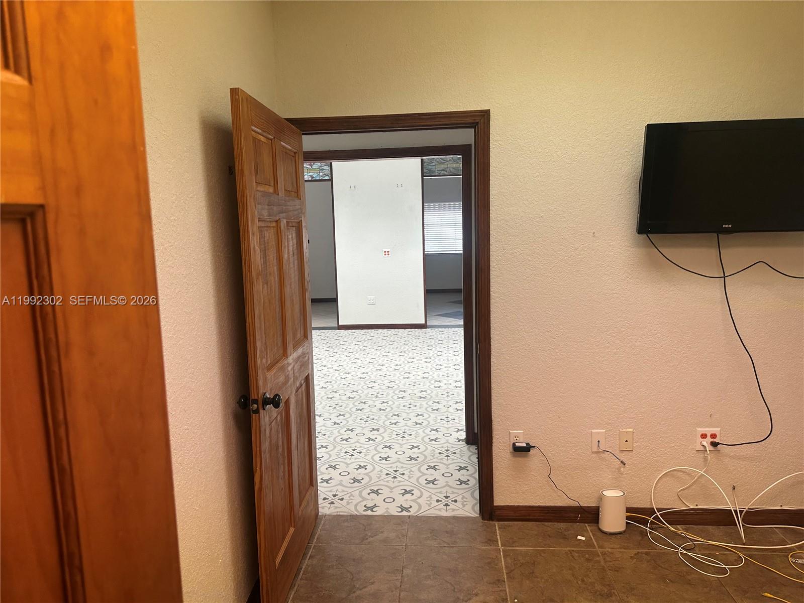   /   sq. ft. $ 2026-03-31 0 foto