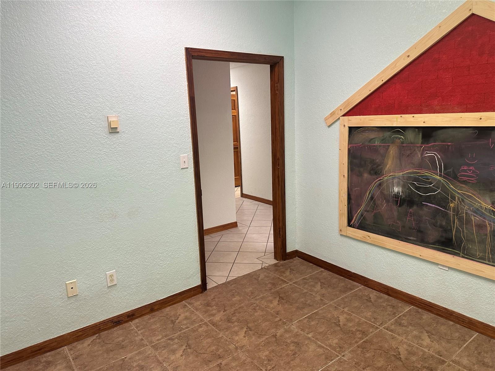   /   sq. ft. $ 2026-03-31 0 foto