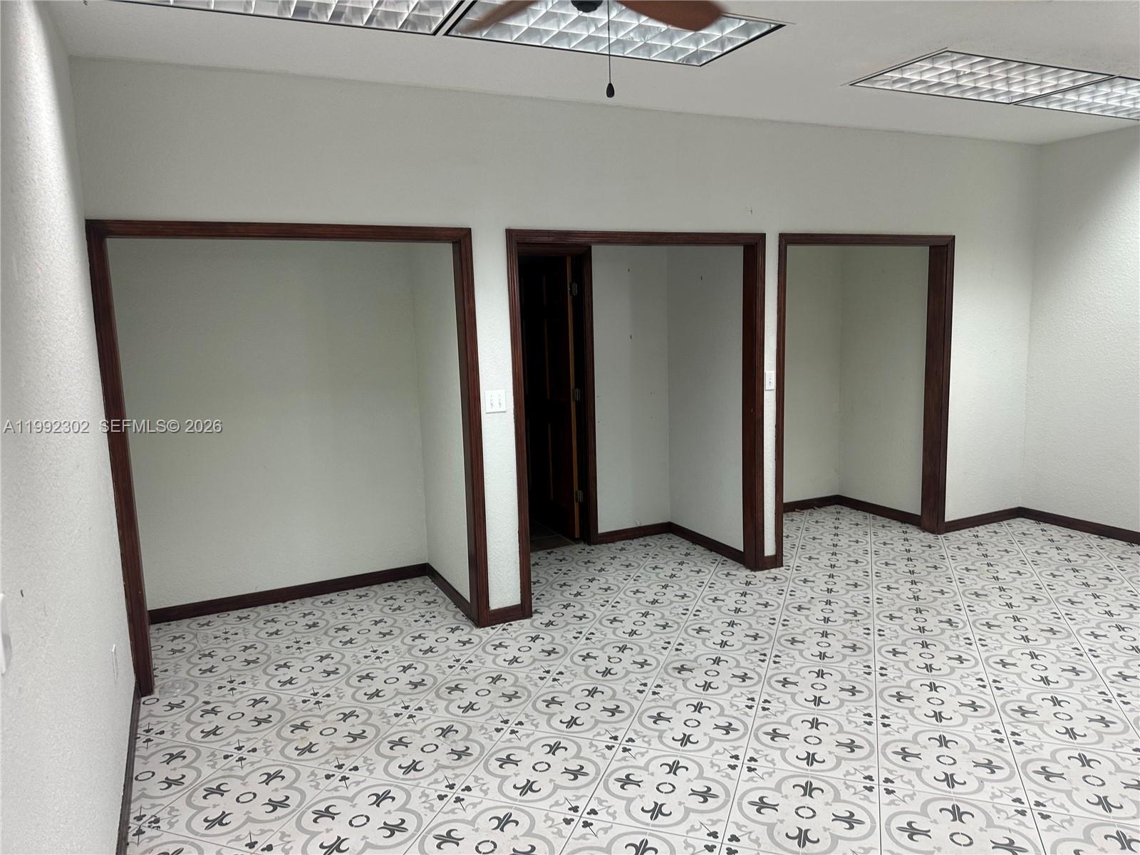   /   sq. ft. $ 2026-03-31 0 foto