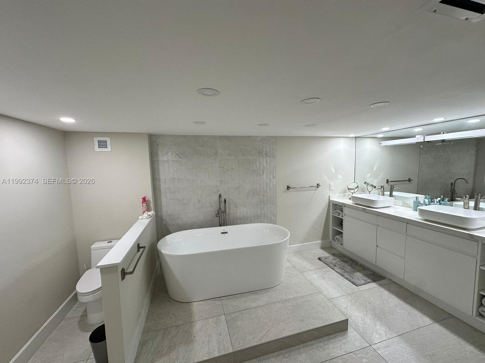 Photo of 2751 Ocean Dr  #508S, Hollywood, Florida, 33019 - 