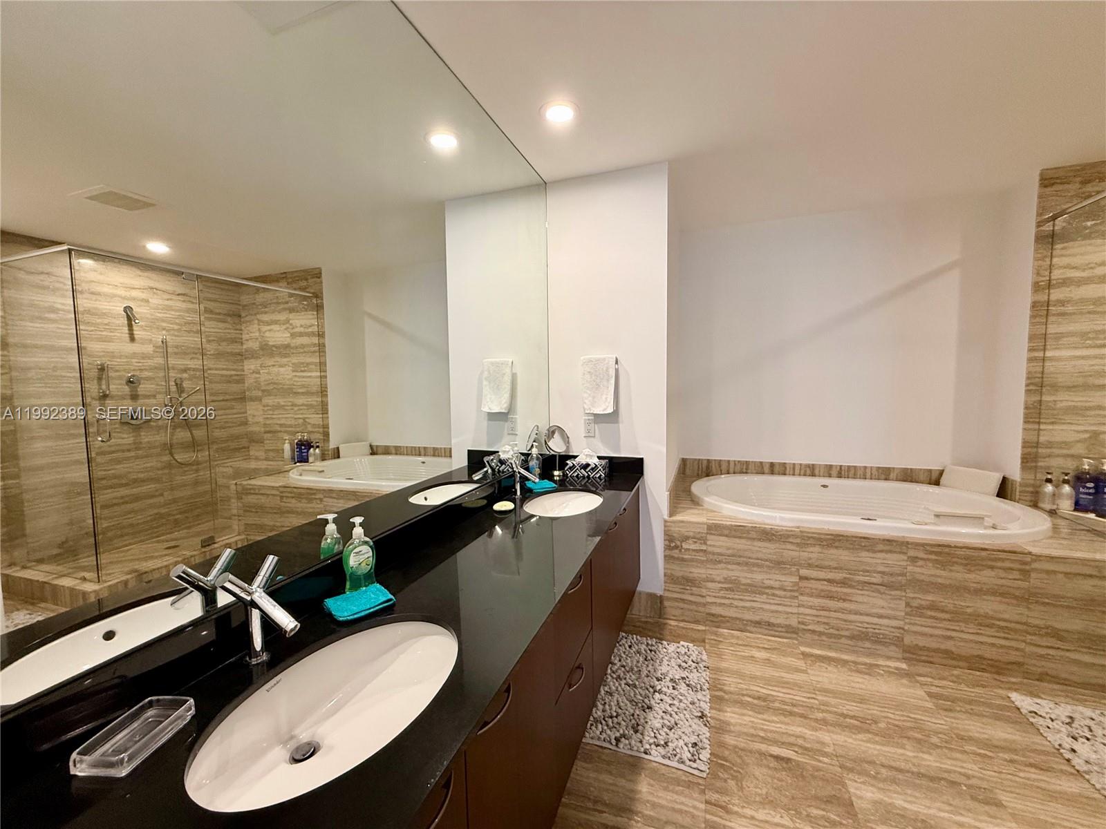 See details 2802 3 / 4 1979 sq. ft. $ 2026-05-27 0 Photo