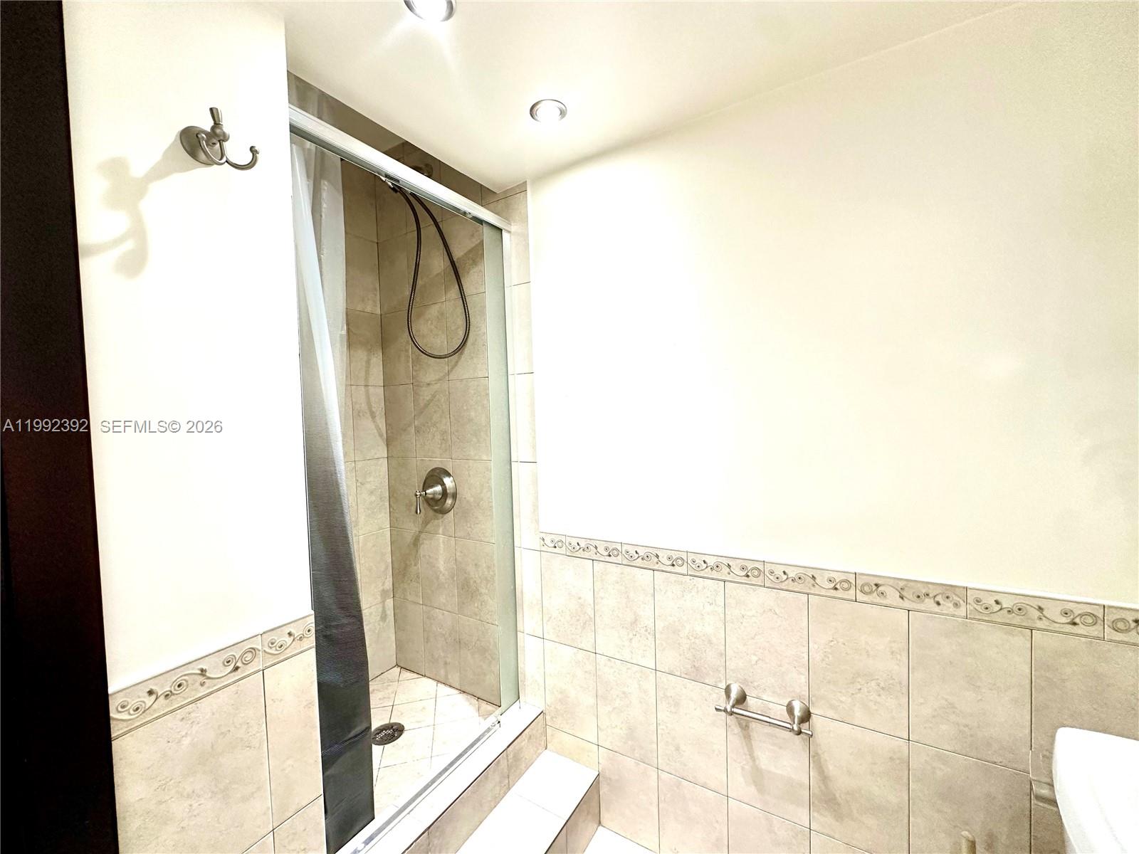 Photo of 1904 Ocean Dr #701, Hallandale Beach, Florida, 33009 - Second Bathroom