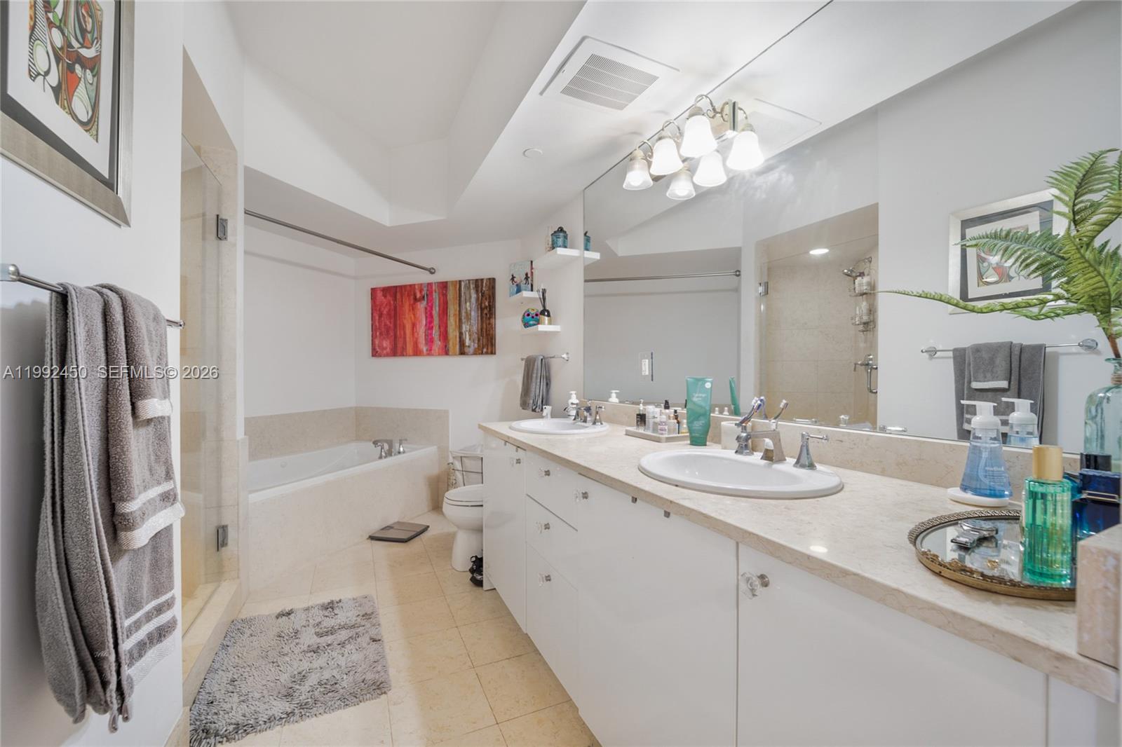 Photo of 20000 Country Club Dr  #1211, Aventura, Florida, 33180 - Master Bathroom