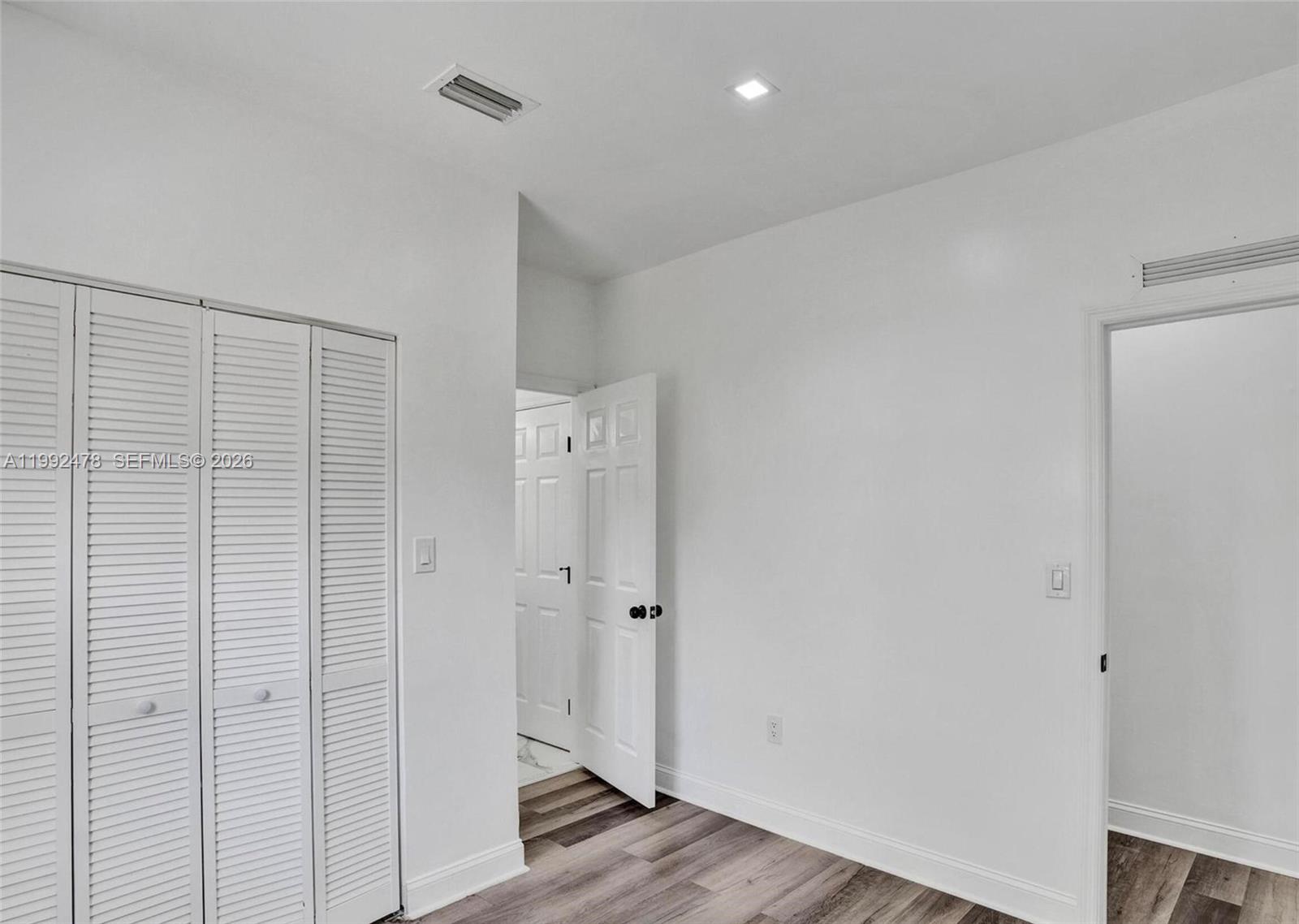   /  1544 кв.футов $ 2026-03-31 0 Фото