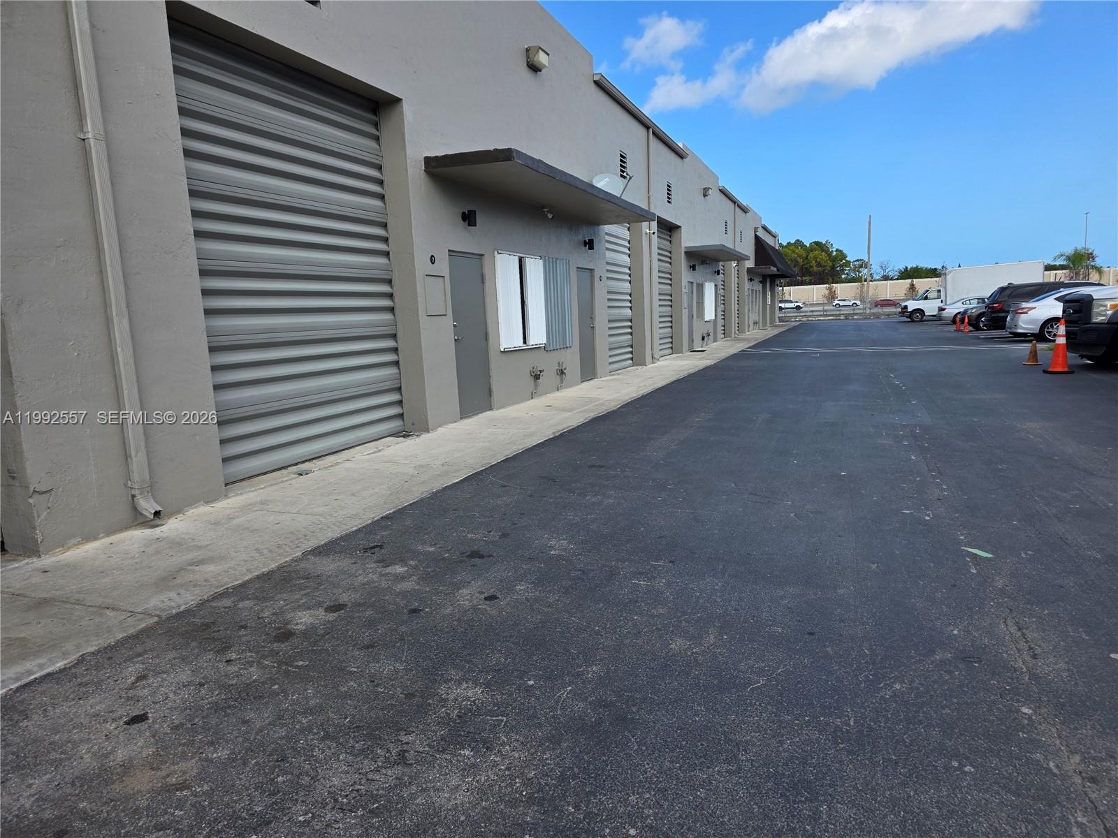 6  /   sq. ft. $ 2026-03-31 0 foto