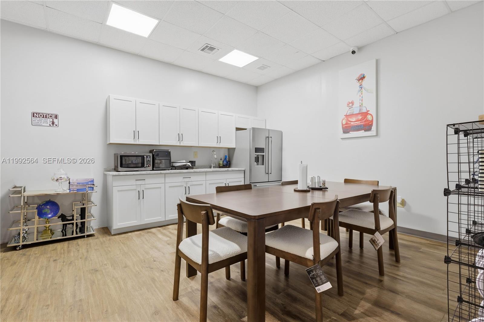   /   кв.футов $ 2026-03-31 0 Фото