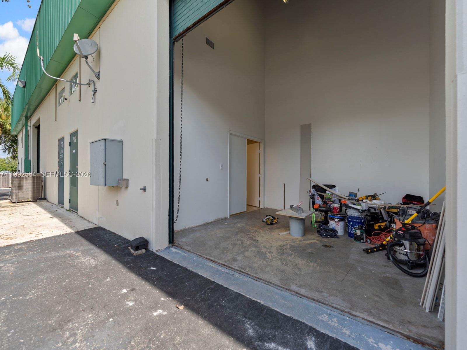   /   кв.футов $ 2026-03-31 0 Фото