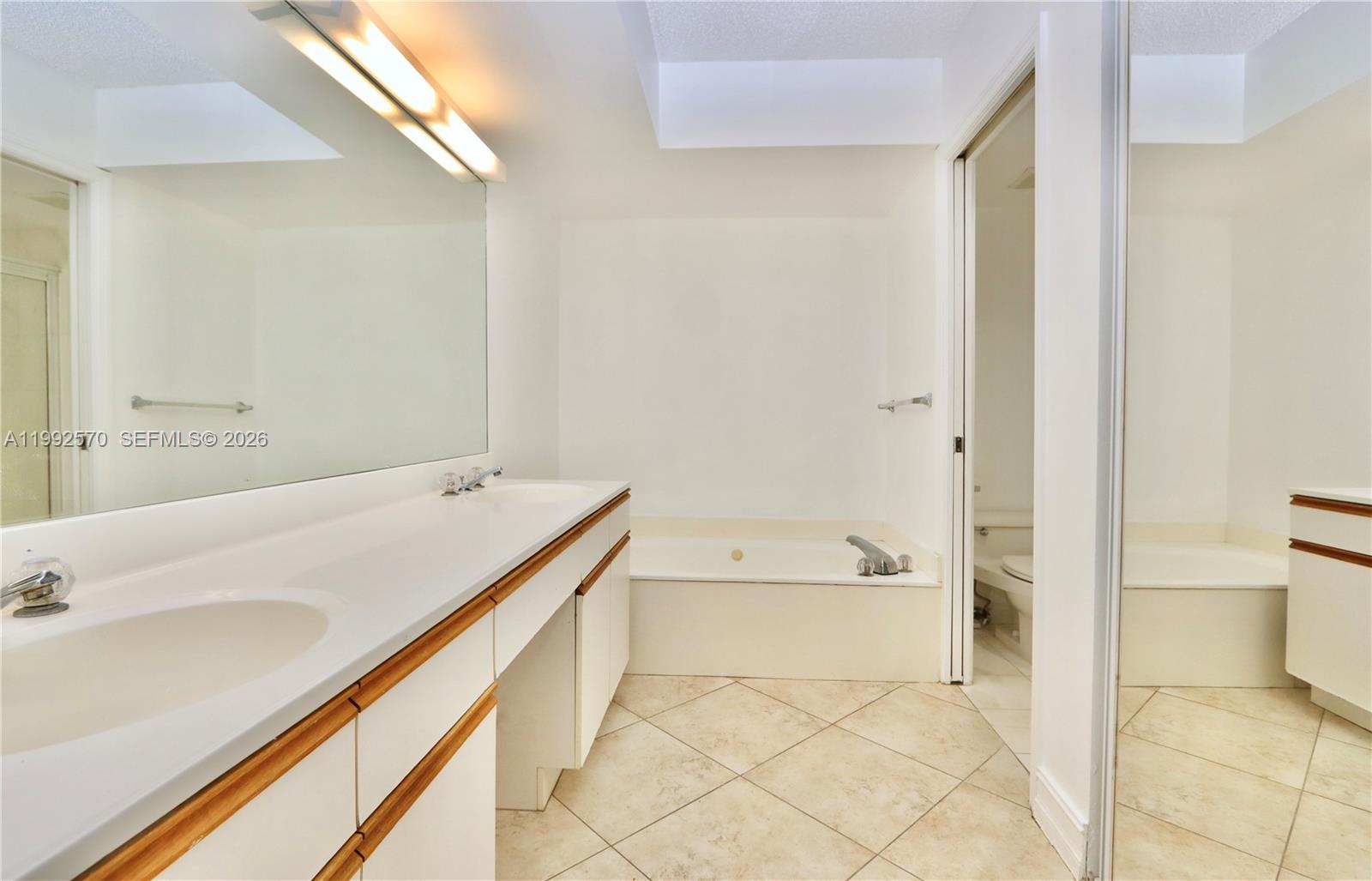 Photo of 3500 Mystic Pointe Dr  #1207, Aventura, Florida, 33180 - 