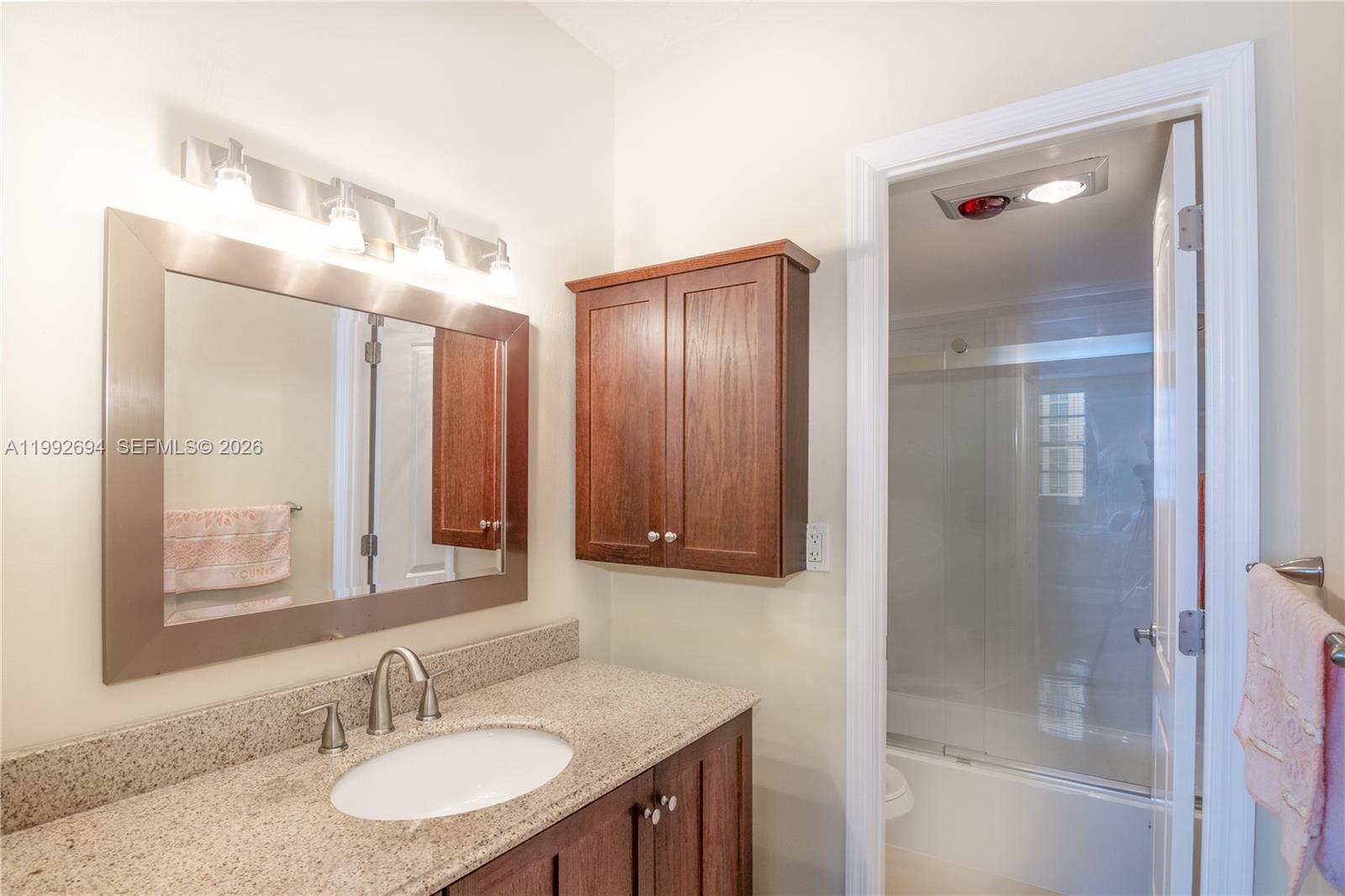 9F 2 / 2 1275 sq. ft. $ 2026-03-31 0 foto