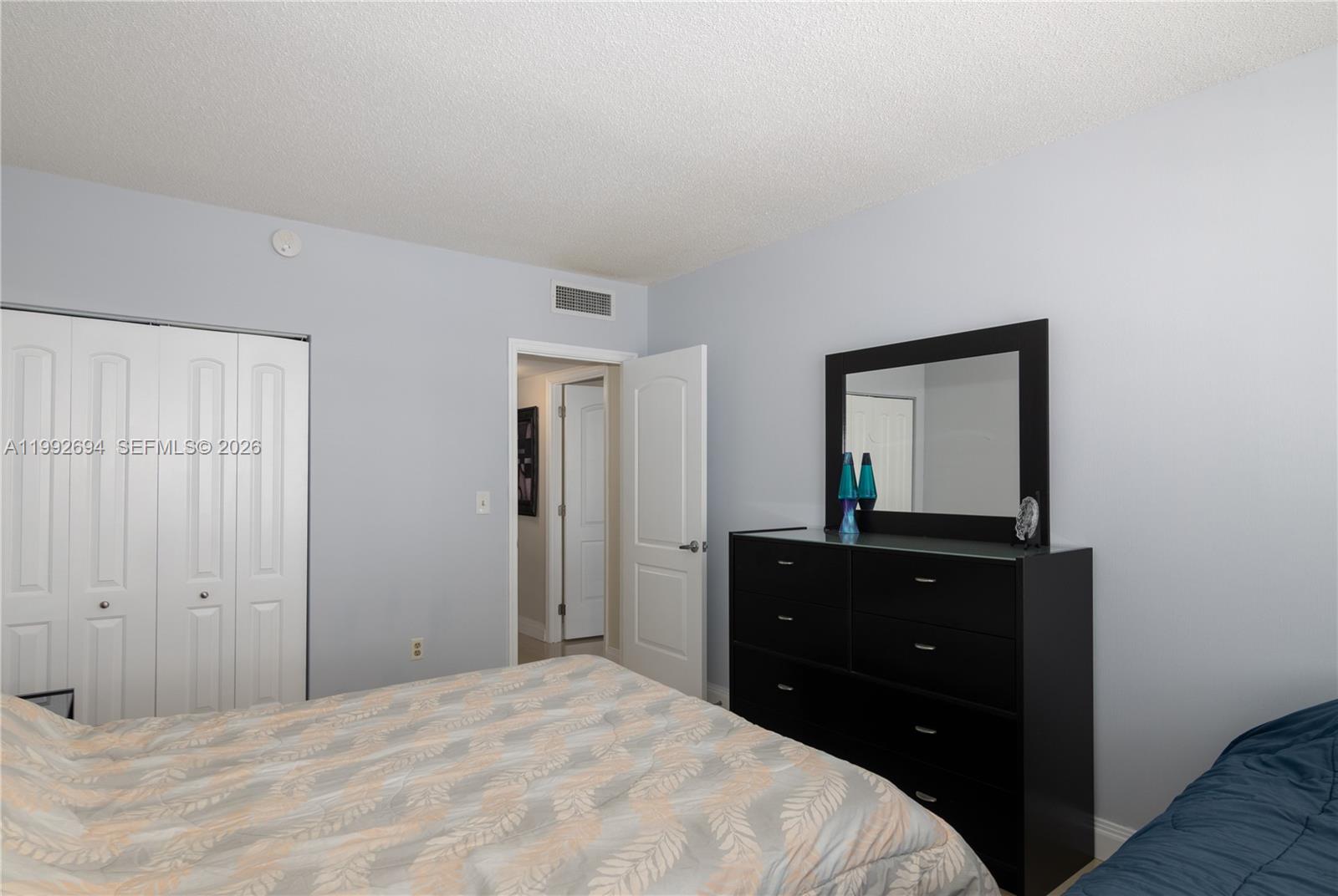 9F 2 / 2 1275 sq. ft. $ 2026-03-31 0 foto