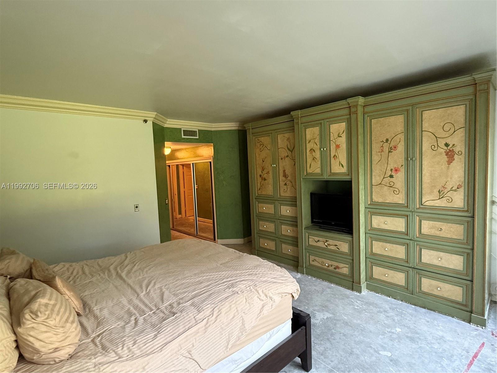 See details C203 2 / 2 1945 sq. ft. $ 2026-03-31 0 Photo